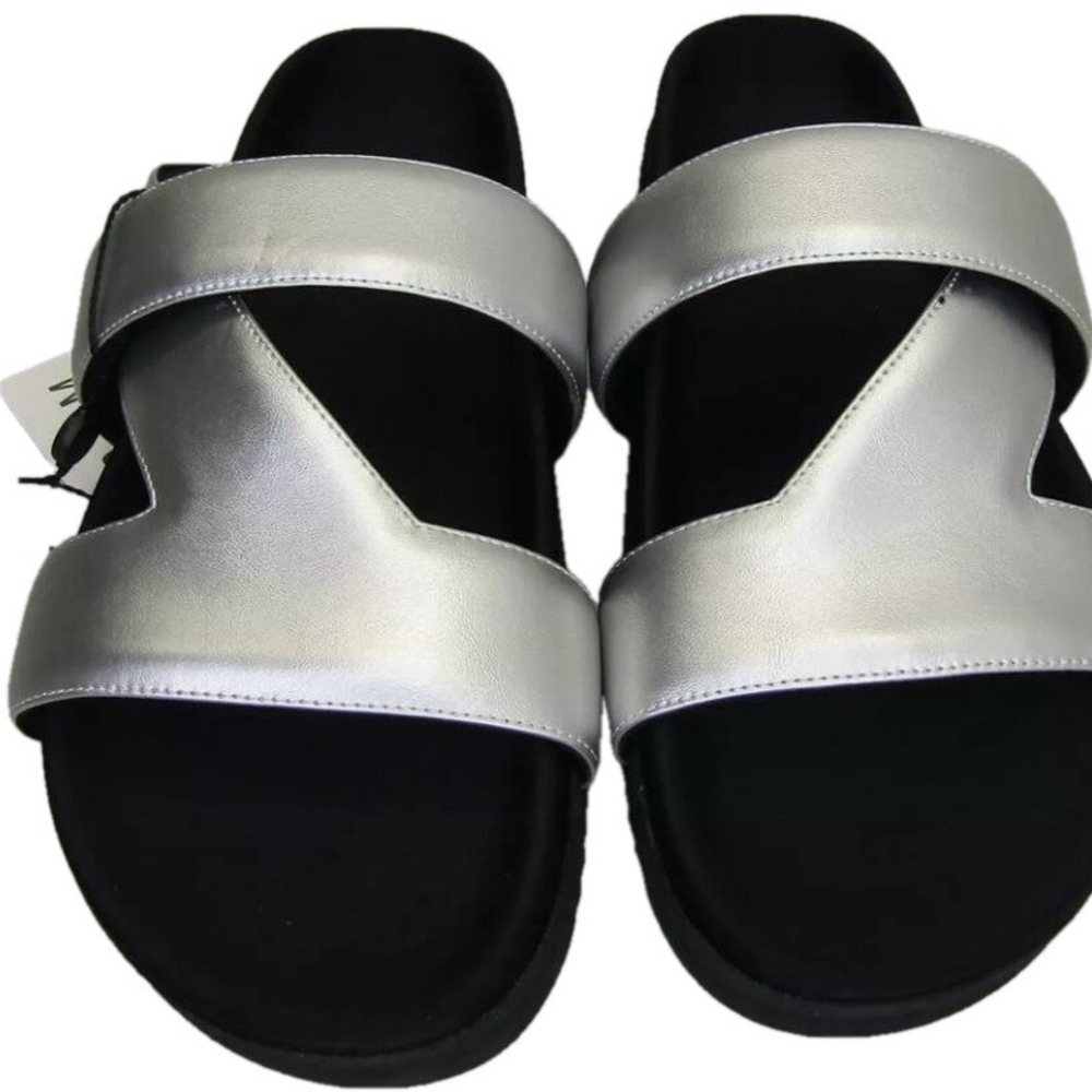 NEW ROAM Womens 7 Slide Sandals Vegan Leather Flat Slip-On Padded Straps Size 9